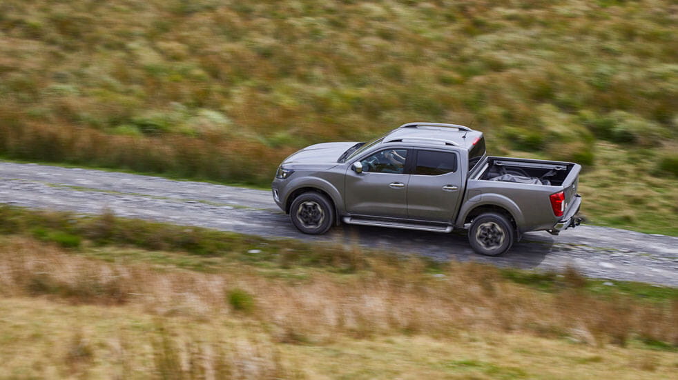 Nissan-Navara-aerial